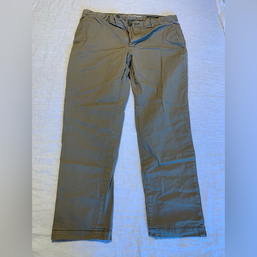 🍸SET OF 4 BANANA REPUBLIC CHINO PANTS🍸